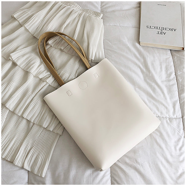 Large-Capacity Tote Bag