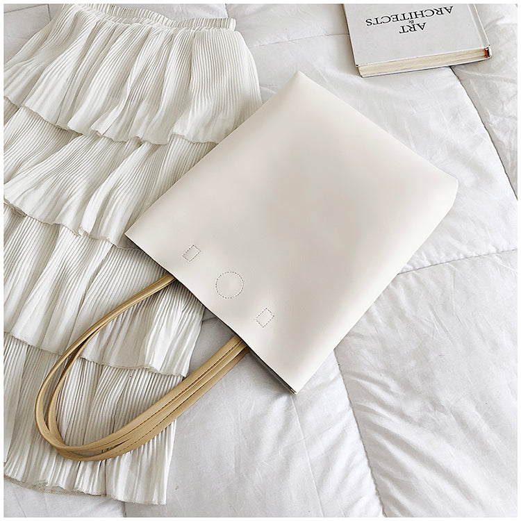 Large-Capacity Tote Bag