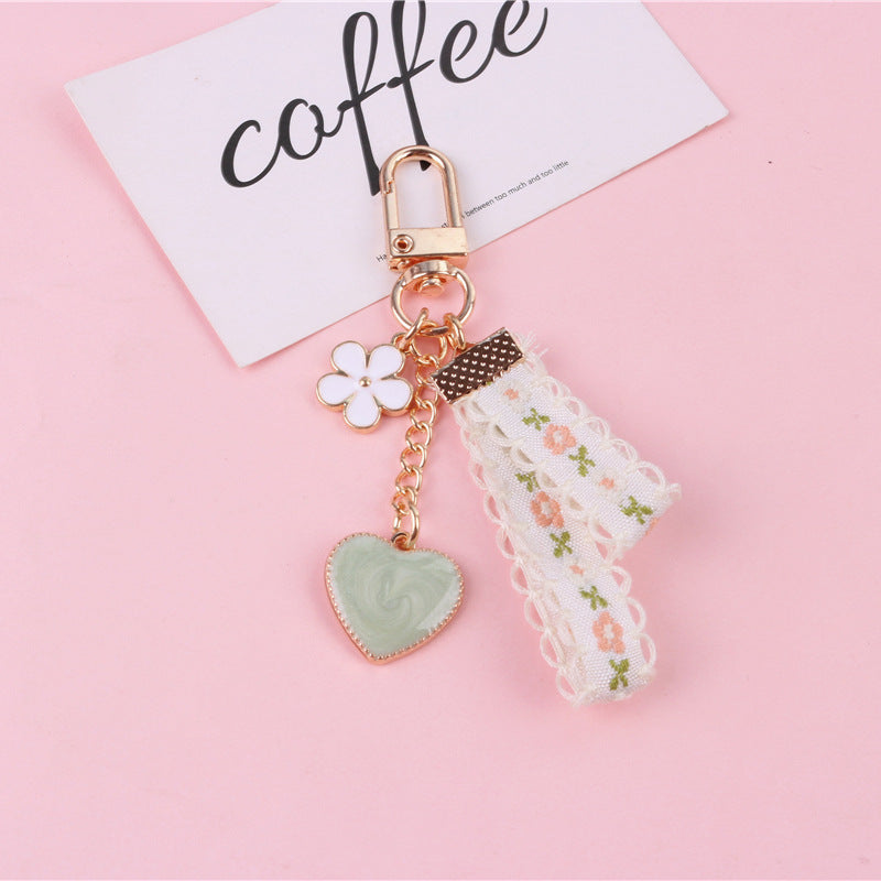 Daisy Keychain With Bow