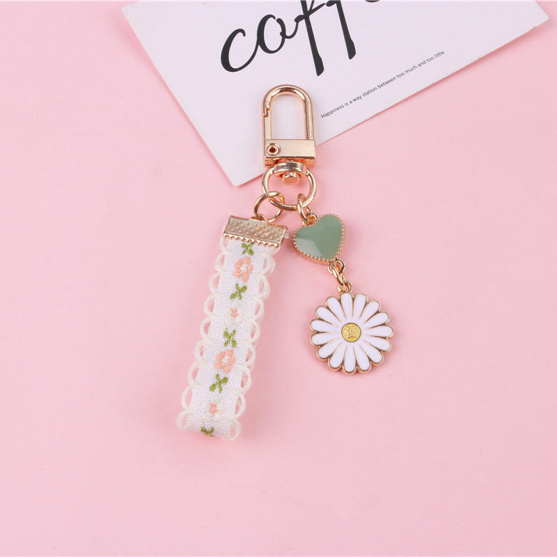 Daisy Keychain With Bow