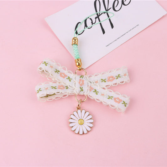 Daisy Keychain With Bow