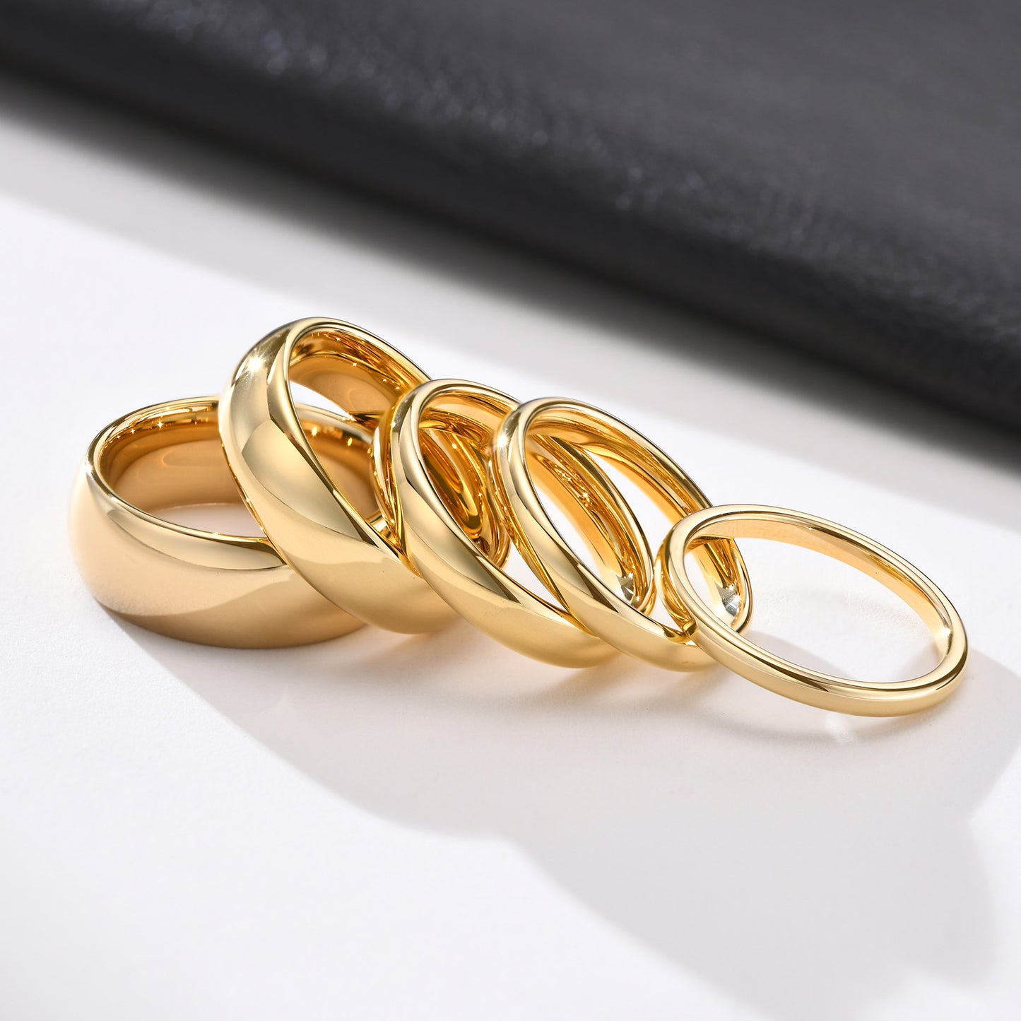 Simple Golden Glossy Rings
