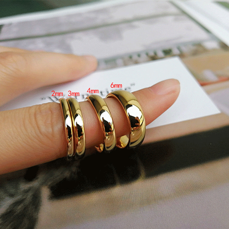 Simple Golden Glossy Rings