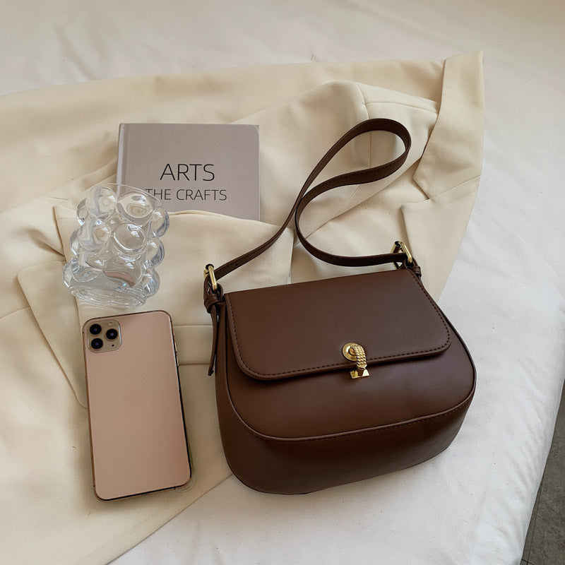 Small Saddle Retro Purse